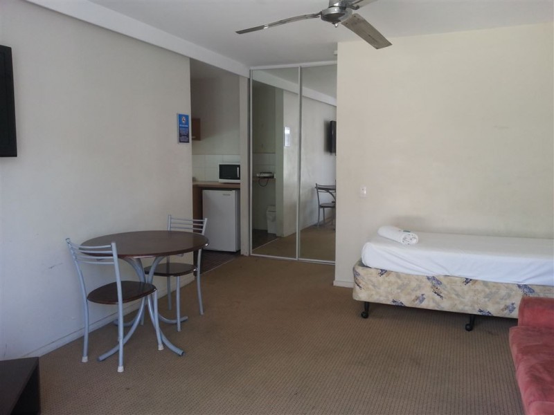 2/2877 Gold Coast Hwy, Surfers Paradise QLD 4217