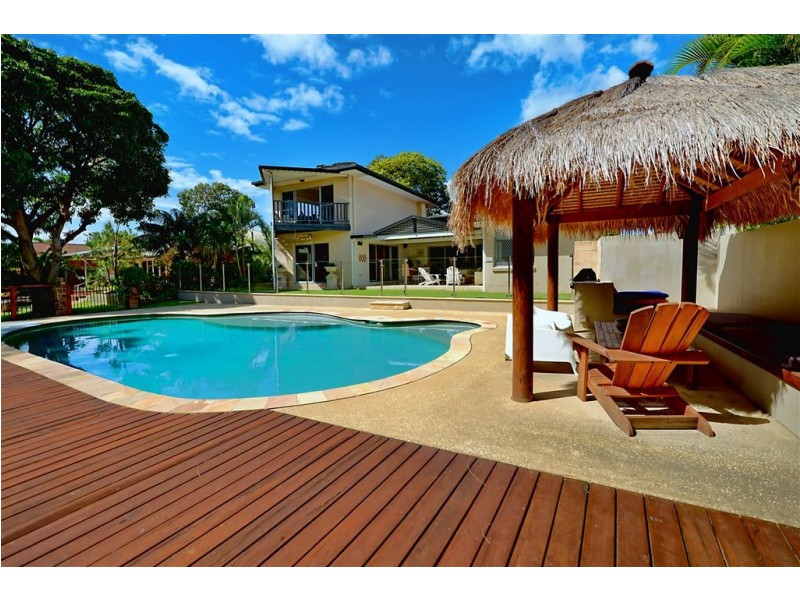 16 Carrara Road, Carrara QLD 4211