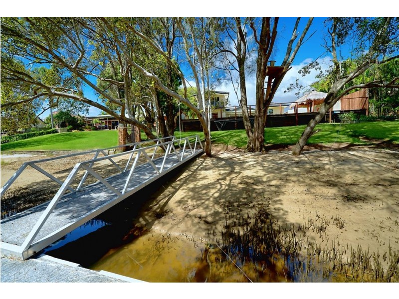 16 Carrara Road, Carrara QLD 4211