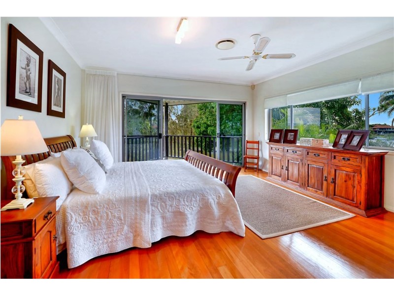 16 Carrara Road, Carrara QLD 4211