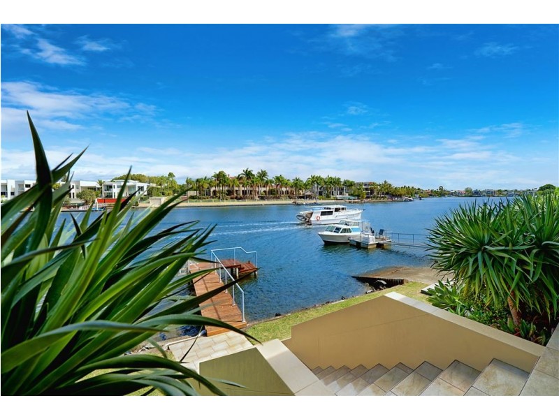 50 Sophie Avenue, Broadbeach Waters QLD 4218