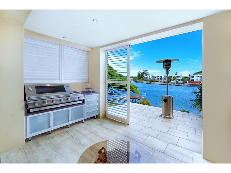 50 Sophie Avenue, Broadbeach Waters QLD 4218