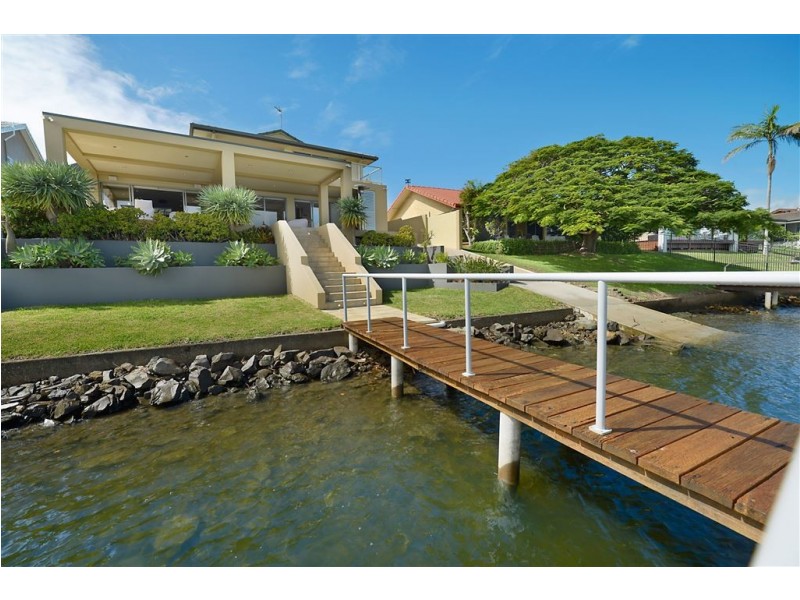 50 Sophie Avenue, Broadbeach Waters QLD 4218