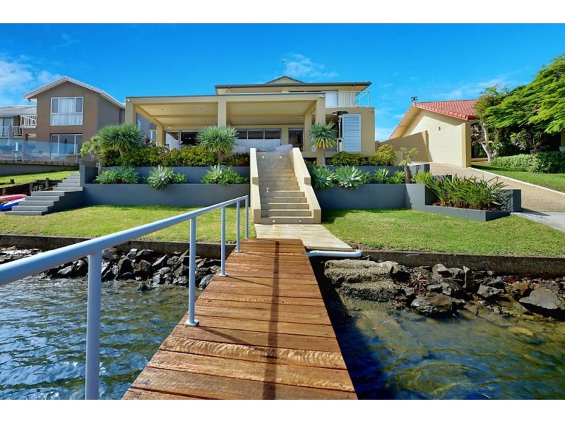 50 Sophie Avenue, Broadbeach Waters QLD 4218