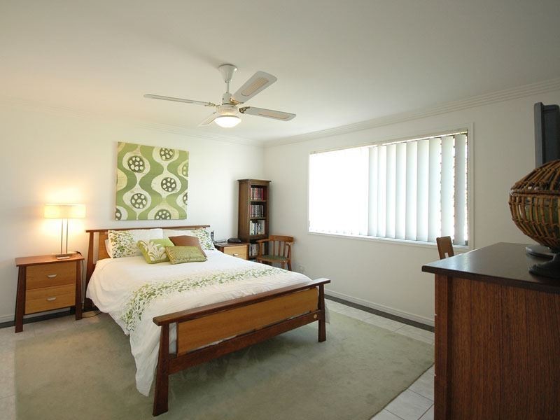 7 Karabella Court, Mermaid Waters QLD 4218