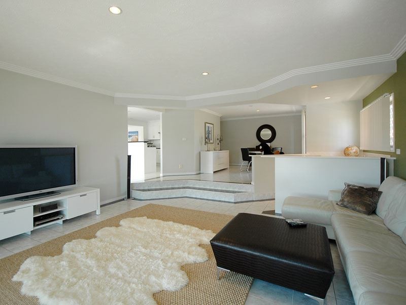 7 Karabella Court, Mermaid Waters QLD 4218