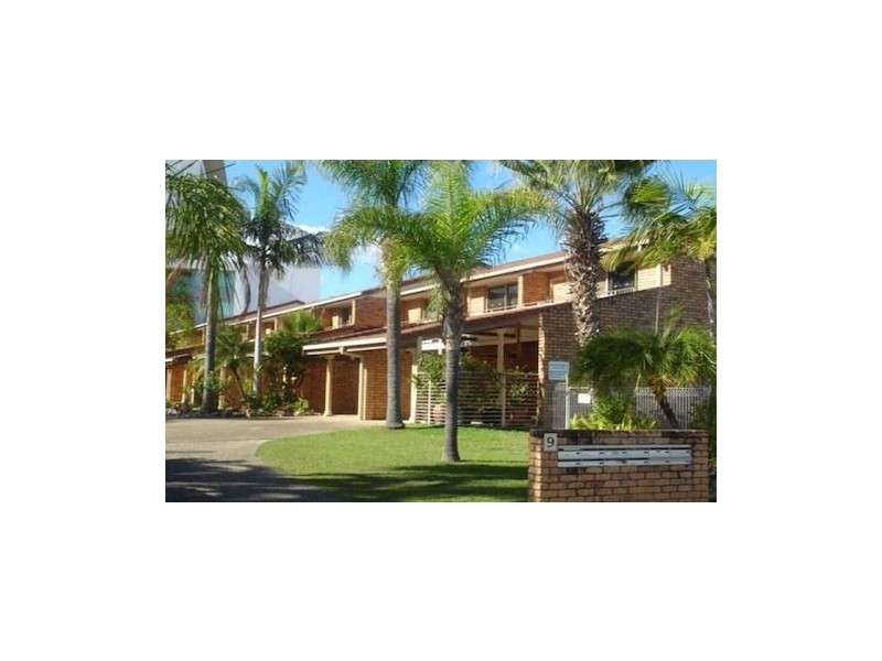 Broadbeach Waters QLD 4218