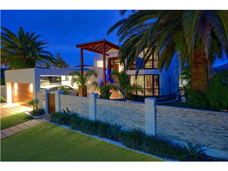 25 Montevideo Drive, Clear Island Waters QLD 4226