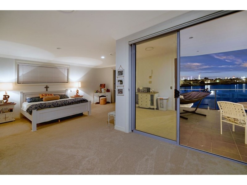 25 Montevideo Drive, Clear Island Waters QLD 4226