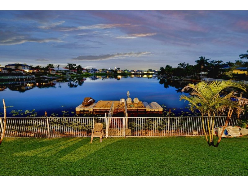 25 Montevideo Drive, Clear Island Waters QLD 4226