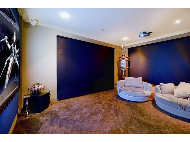 25 Montevideo Drive, Clear Island Waters QLD 4226
