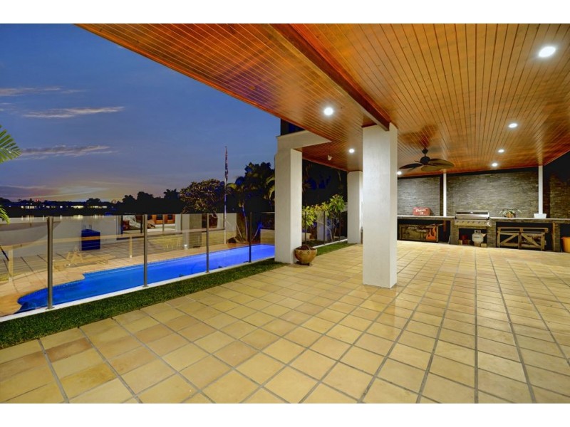 25 Montevideo Drive, Clear Island Waters QLD 4226