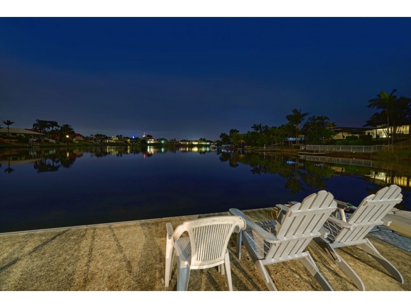 25 Montevideo Drive, Clear Island Waters QLD 4226