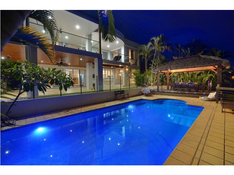 25 Montevideo Drive, Clear Island Waters QLD 4226