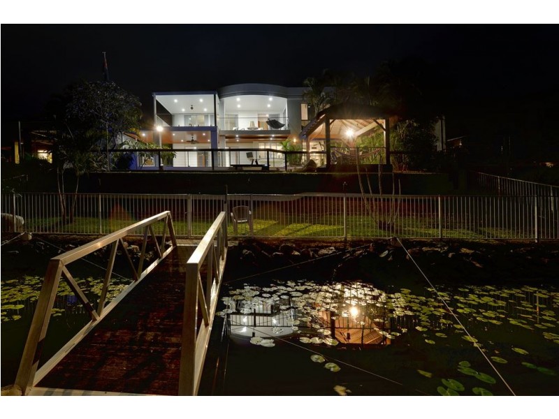 25 Montevideo Drive, Clear Island Waters QLD 4226
