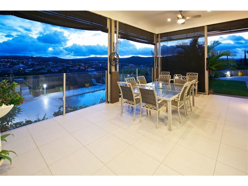 13 Minyon Court, Pacific Pines QLD 4211