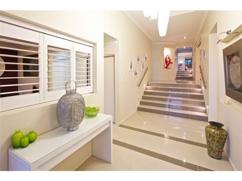 13 Minyon Court, Pacific Pines QLD 4211