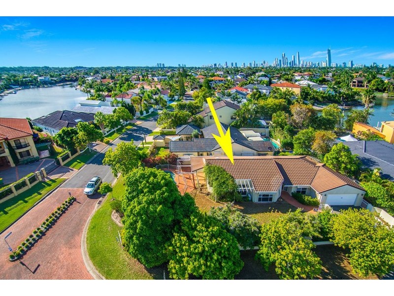 1 Charolais Crescent, Benowa Waters QLD 4217