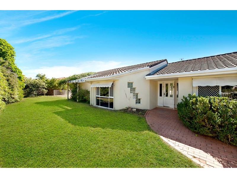 1 Charolais Crescent, Benowa Waters QLD 4217