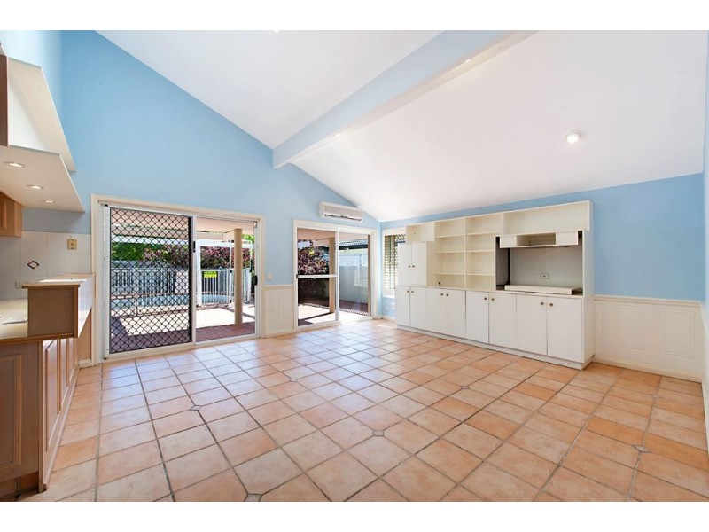 1 Charolais Crescent, Benowa Waters QLD 4217