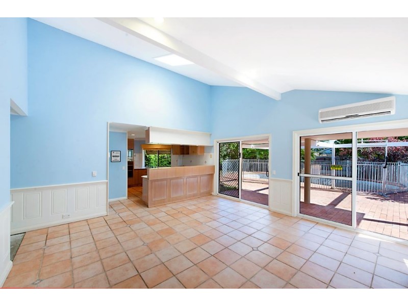 1 Charolais Crescent, Benowa Waters QLD 4217