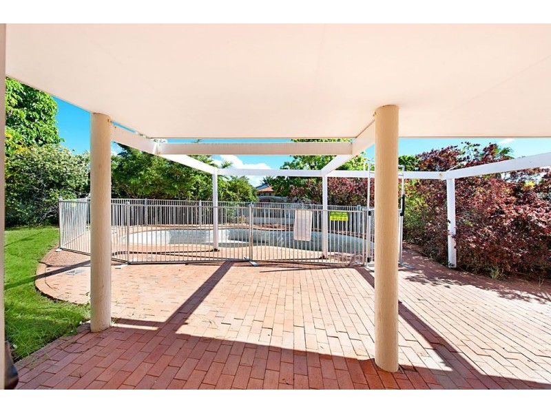 1 Charolais Crescent, Benowa Waters QLD 4217