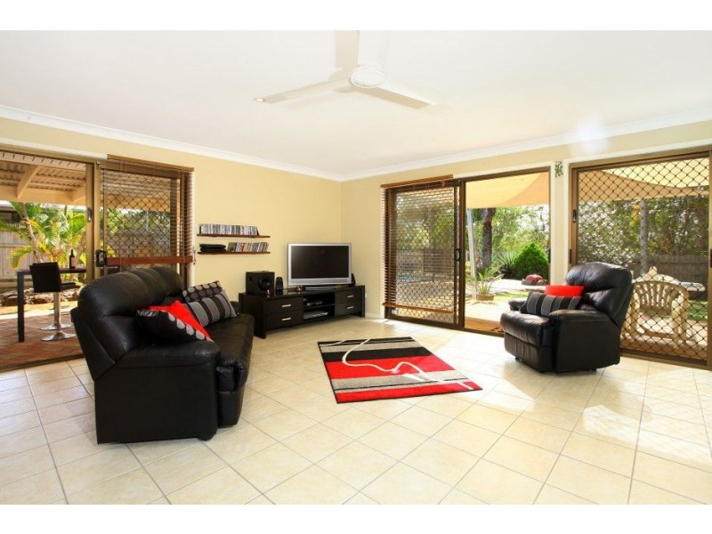 31 Balfour Crescent, Highland Park QLD 4211