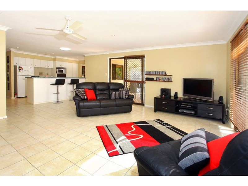31 Balfour Crescent, Highland Park QLD 4211