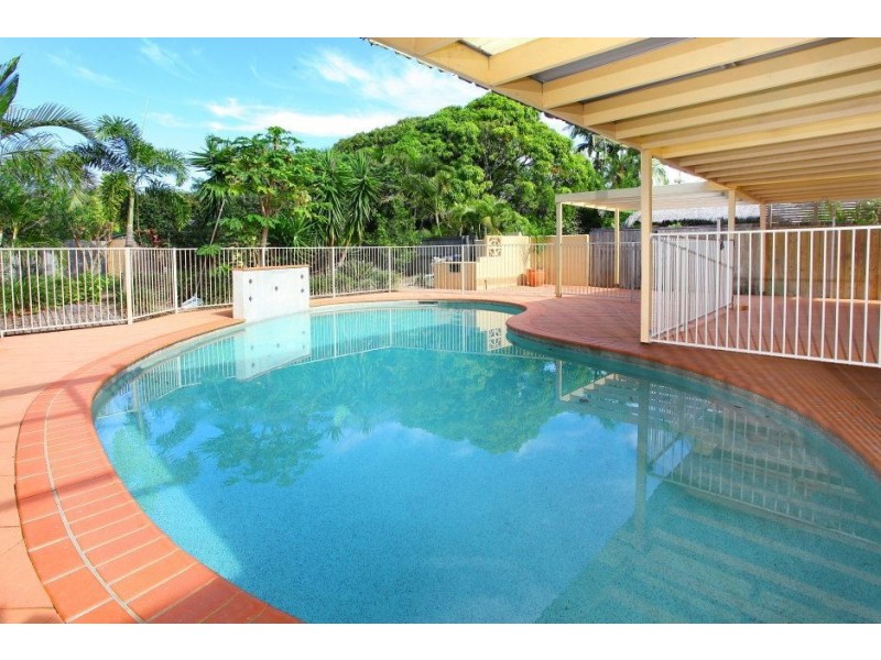 16 Salerno Street, Isle Of Capri QLD 4217