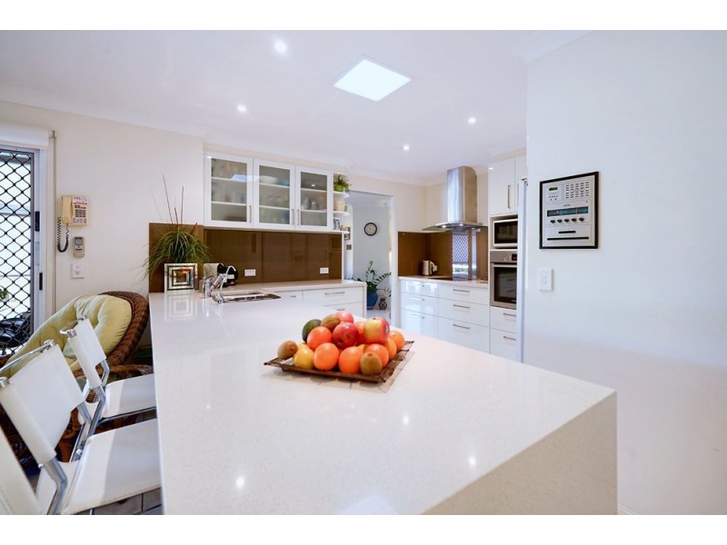 142 Santa Cruz Blvd, Clear Island Waters QLD 4226