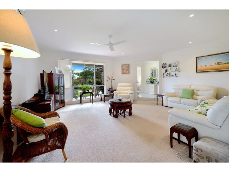 142 Santa Cruz Blvd, Clear Island Waters QLD 4226