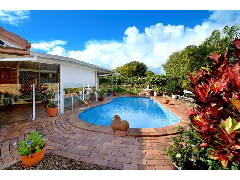 142 Santa Cruz Blvd, Clear Island Waters QLD 4226