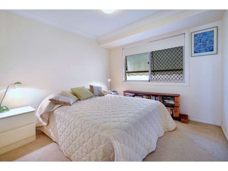 142 Santa Cruz Blvd, Clear Island Waters QLD 4226