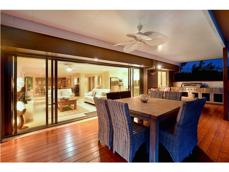 14 Argyle Crescent, Sorrento QLD 4217