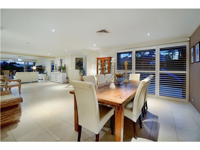 14 Argyle Crescent, Sorrento QLD 4217