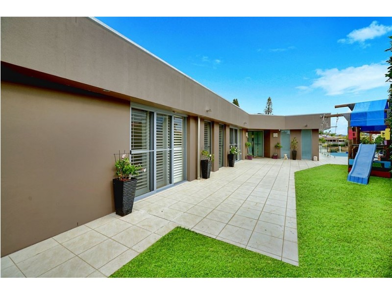 14 Argyle Crescent, Sorrento QLD 4217