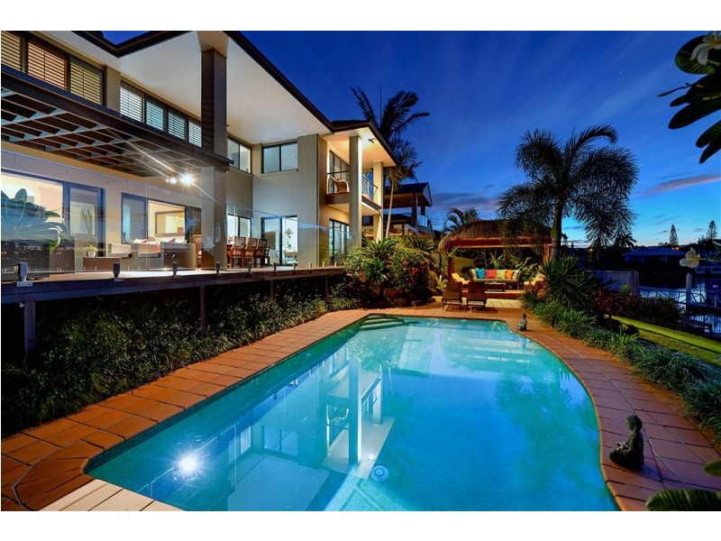 153 Santa Cruz Bvd, Clear Island Waters QLD 4226