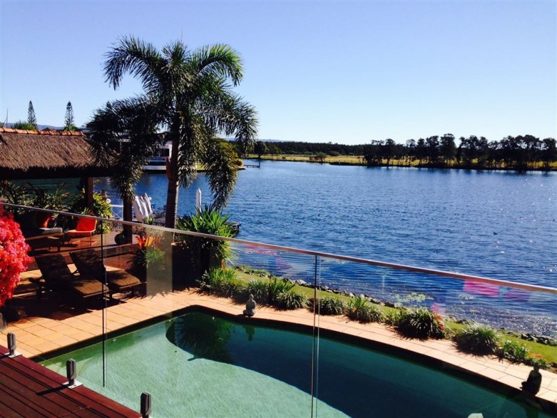 153 Santa Cruz Bvd, Clear Island Waters QLD 4226