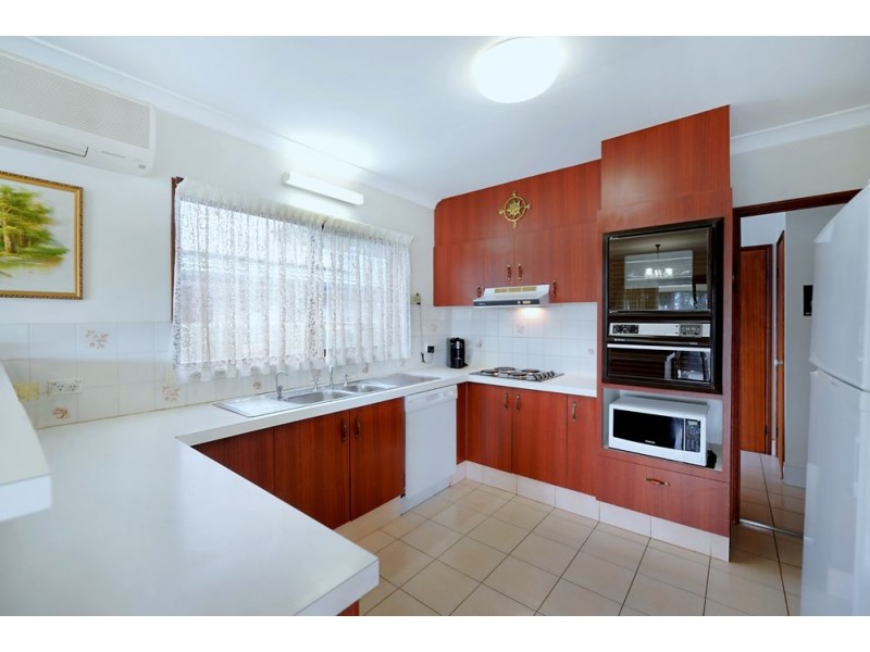 23 Goolagong Court, Broadbeach Waters QLD 4218