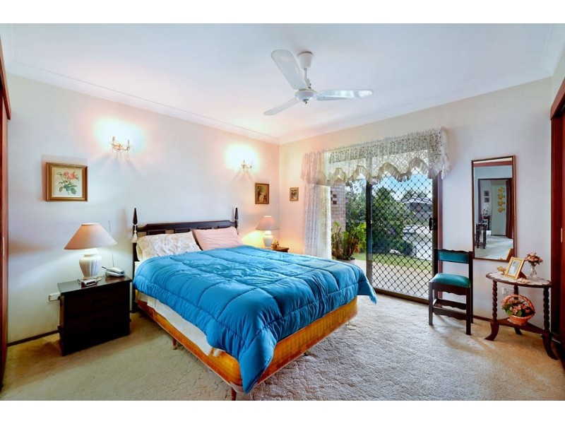 23 Goolagong Court, Broadbeach Waters QLD 4218