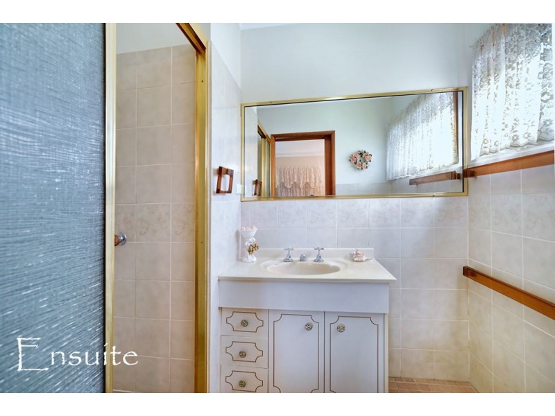 23 Goolagong Court, Broadbeach Waters QLD 4218