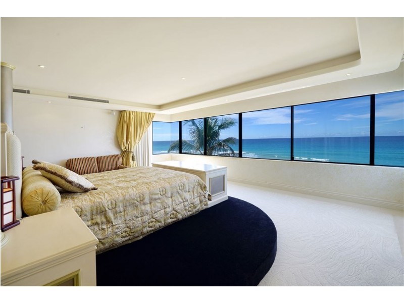31 Hedges Avenue, Mermaid Beach QLD 4218