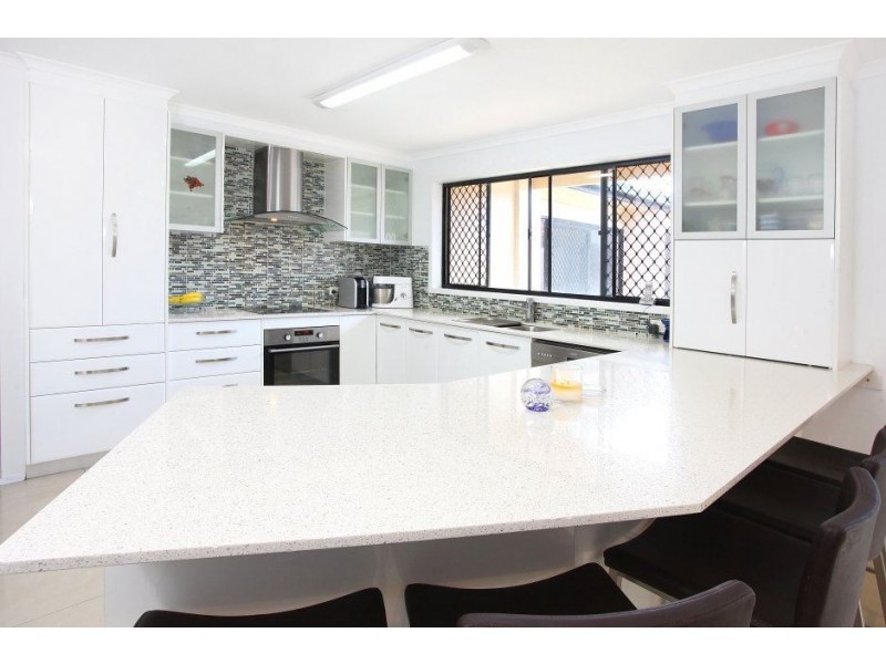 100 Gibraltar Drive, Isle Of Capri QLD 4217