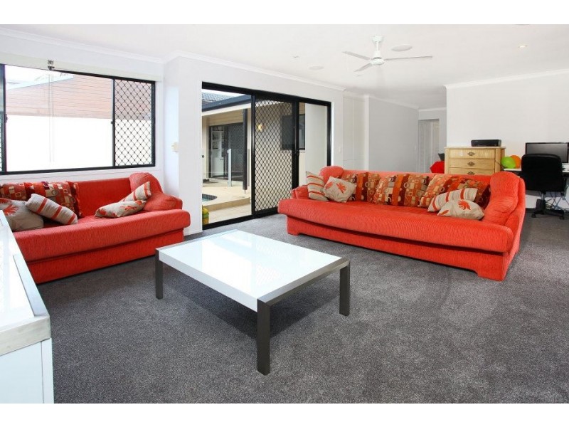 100 Gibraltar Drive, Isle Of Capri QLD 4217