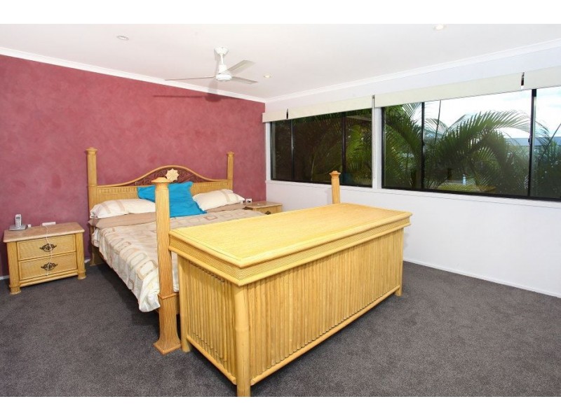 100 Gibraltar Drive, Isle Of Capri QLD 4217