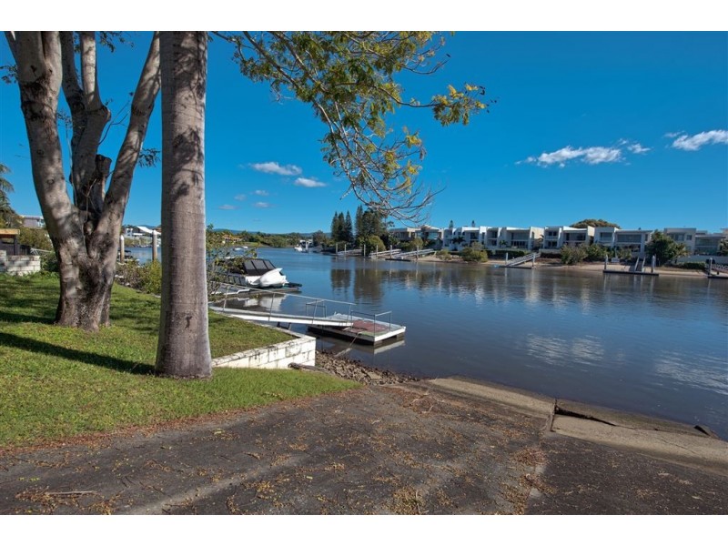 34 Sophie Avenue, Broadbeach Waters QLD 4218
