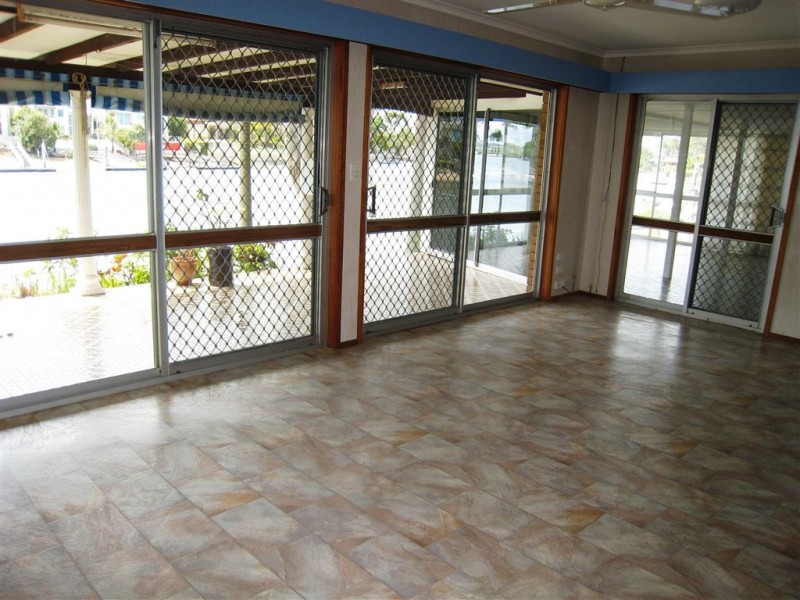 34 Sophie Avenue, Broadbeach Waters QLD 4218