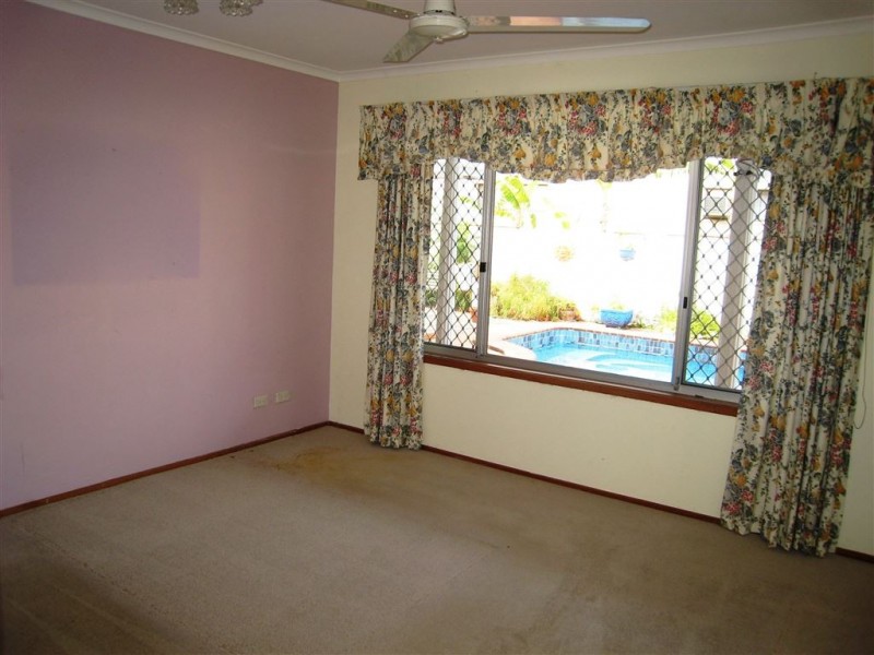 34 Sophie Avenue, Broadbeach Waters QLD 4218