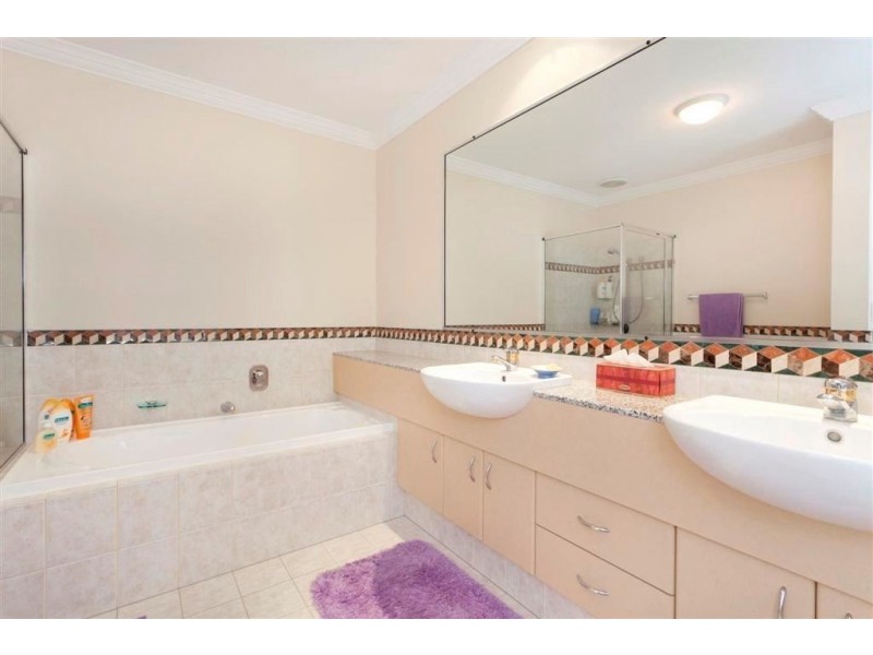 32/117 Palm Meadows Drive, Carrara QLD 4211