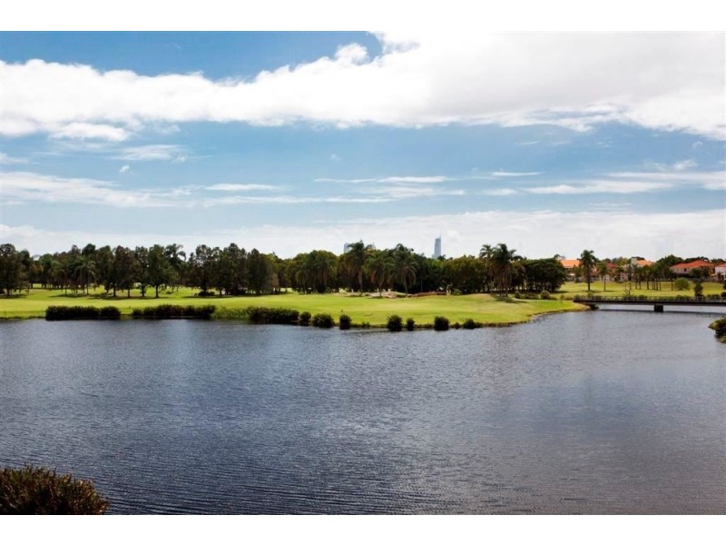 32/117 Palm Meadows Drive, Carrara QLD 4211